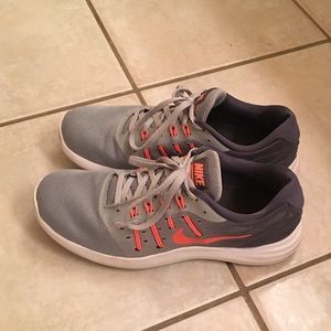 Nike running shoe in great condition!